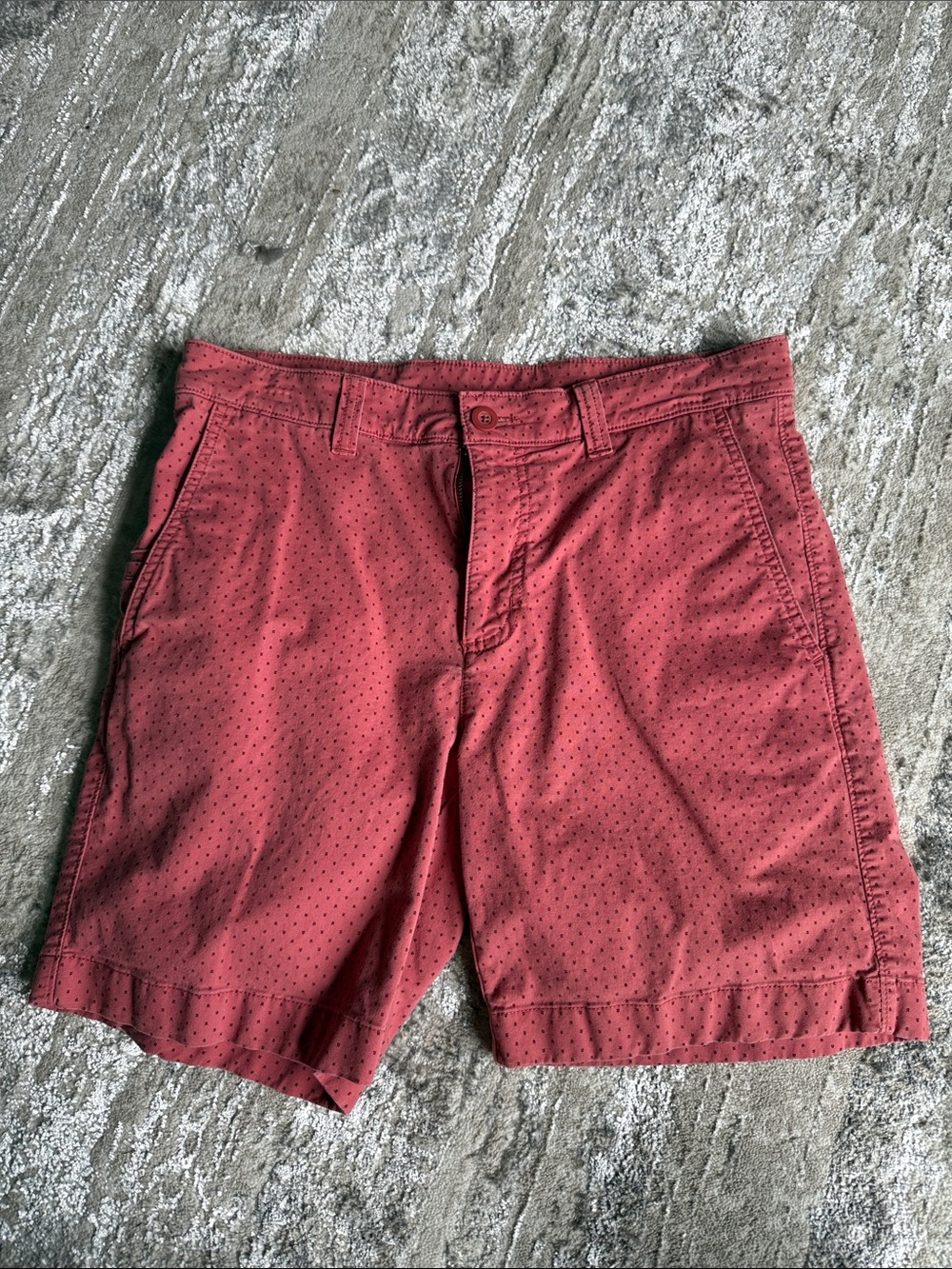 Roundtree & Yorke Men's Red Microdot Flat Front Shorts